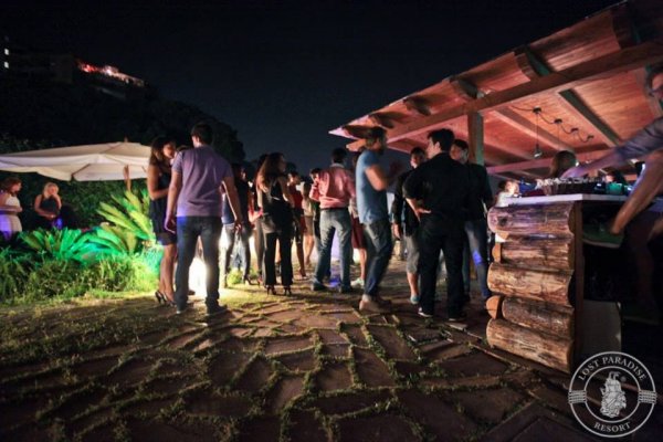 935023_682049875145891_1073170954_n