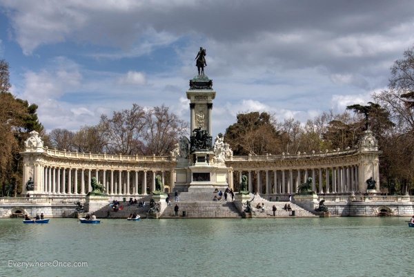 king-alfonso-xii-statue-in-buen-retiro-park-madrid